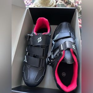PELOTON riding shoes. Size 39